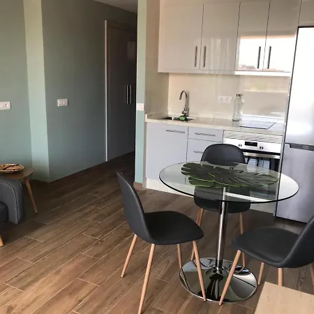 Playa Honda Elegantia アパート